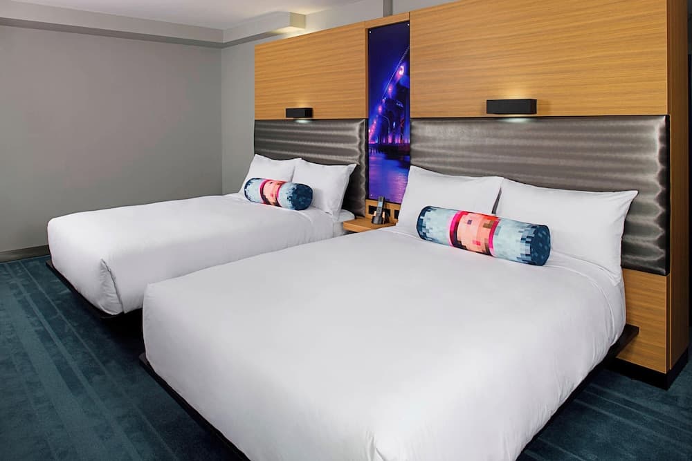 Room, 2 Queen Beds, Roll-in Shower, Balcony