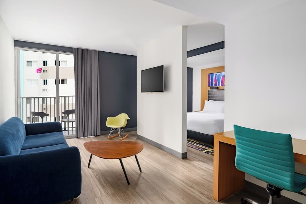 Suite, 1 King-Bett und Schlafsofa, Stadtblick (Balcony)