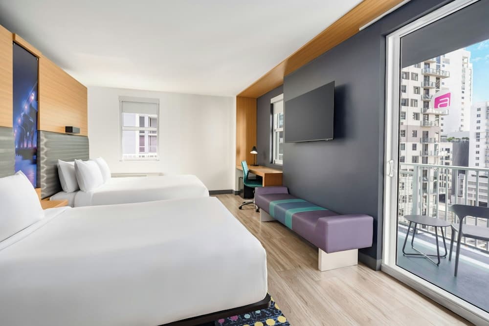 Room, 2 Queen Beds, Balcony (High Floor)