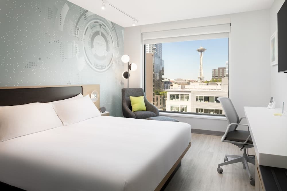 Space Needle View, 1 King Bed - No Resort Fees