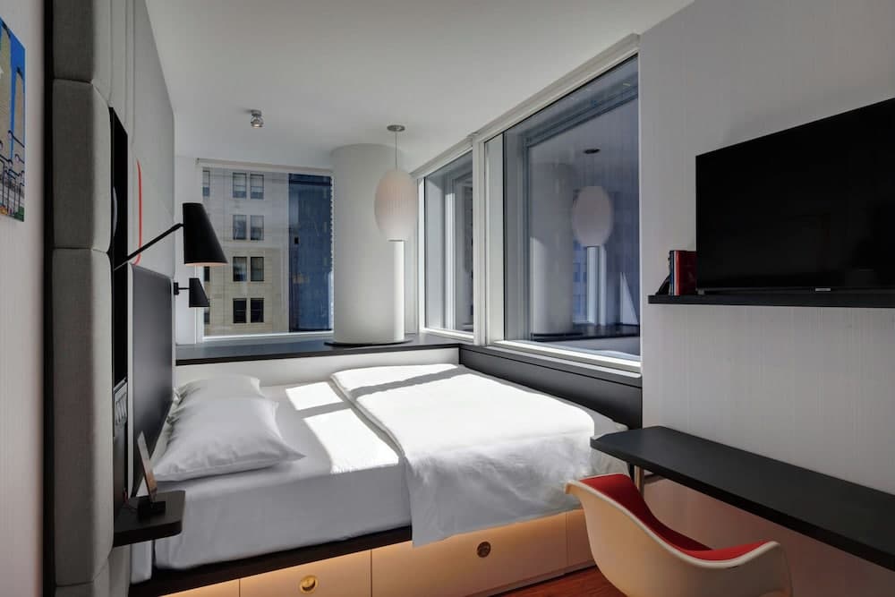 Premium Room, 1 King Bed (View)