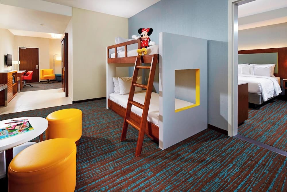 Family Suite, 1 Bedroom, King, 2 Bunk Beds, Sofa Bed